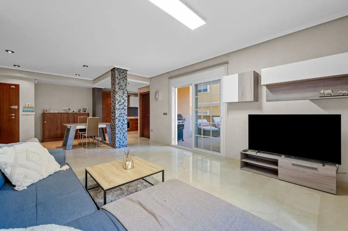 Sala d'estar de Apartament en venda en Orihuela amb Aire condicionat, Jardí privat i Terrassa