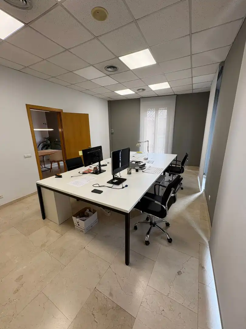 Oficina de alquiler en Avinguda de Sant Francesc, 4, Centre - Barri Vell