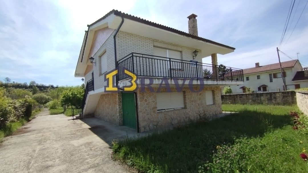 Vista exterior de Casa o xalet en venda en Merindad de Cuesta-Urria amb Calefacció, Traster i Moblat