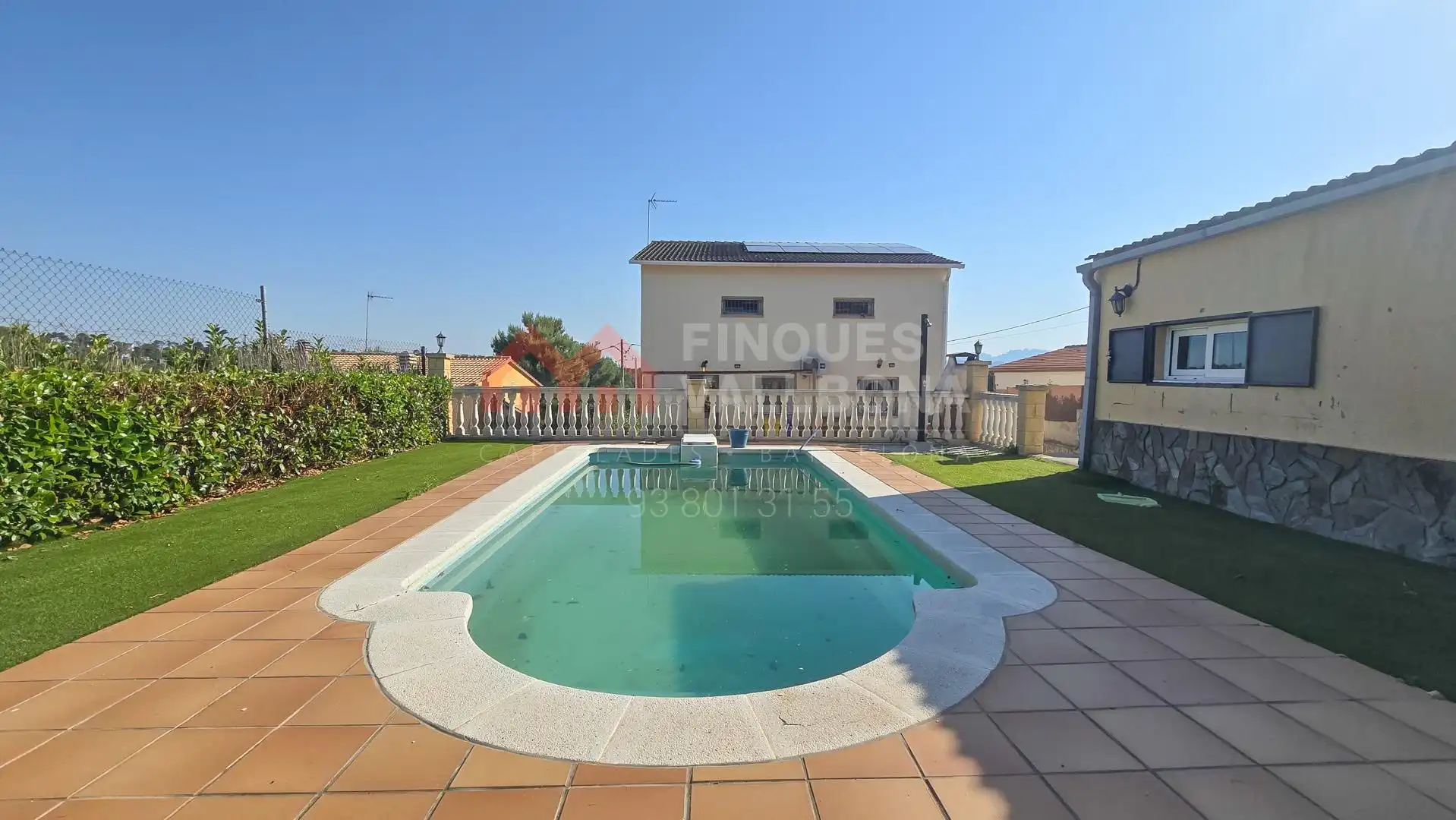 Piscina de Casa o xalet en venda en La Torre de Claramunt amb Aire condicionat, Calefacció i Jardí privat