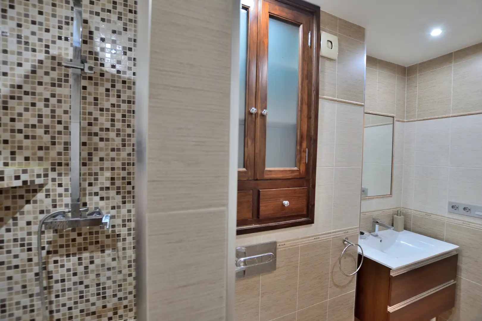 Bathroom of Duplexes for sale in Ronda  with Terrace and Balcony