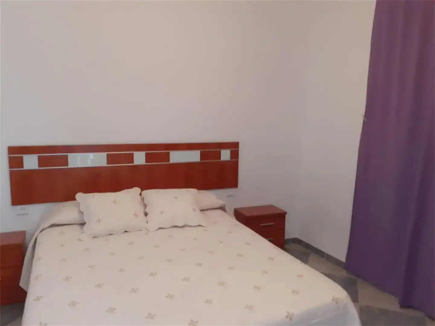 Dormitori de Casa adosada en venda en El Almendro amb Jardí privat i Moblat