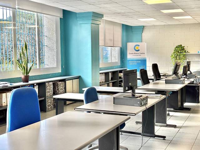 Oficina en Alquiler en Carrer del Turisme, 1 en Vall-llobrega