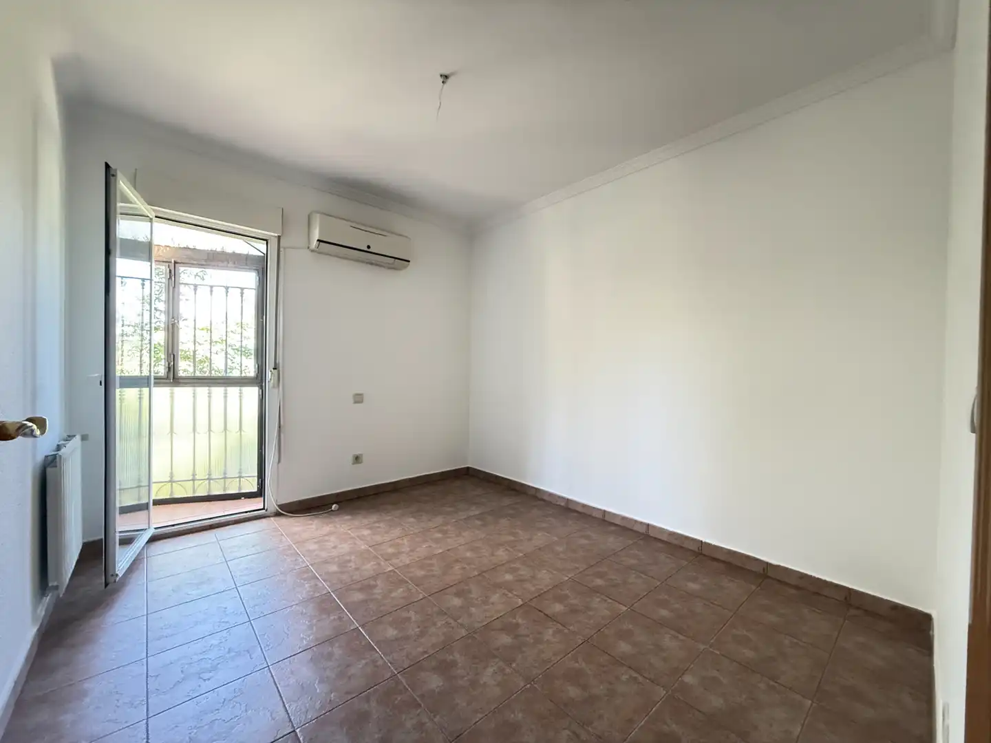 Schlafzimmer von Einfamilien-Reihenhaus zum Verkauf in Rivas-Vaciamadrid mit Klimaanlage, Heizung und Privatgarten