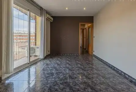 Dormitori de Pis en venda en Cornellà de Llobregat amb Aire condicionat, Forn i Balcó
