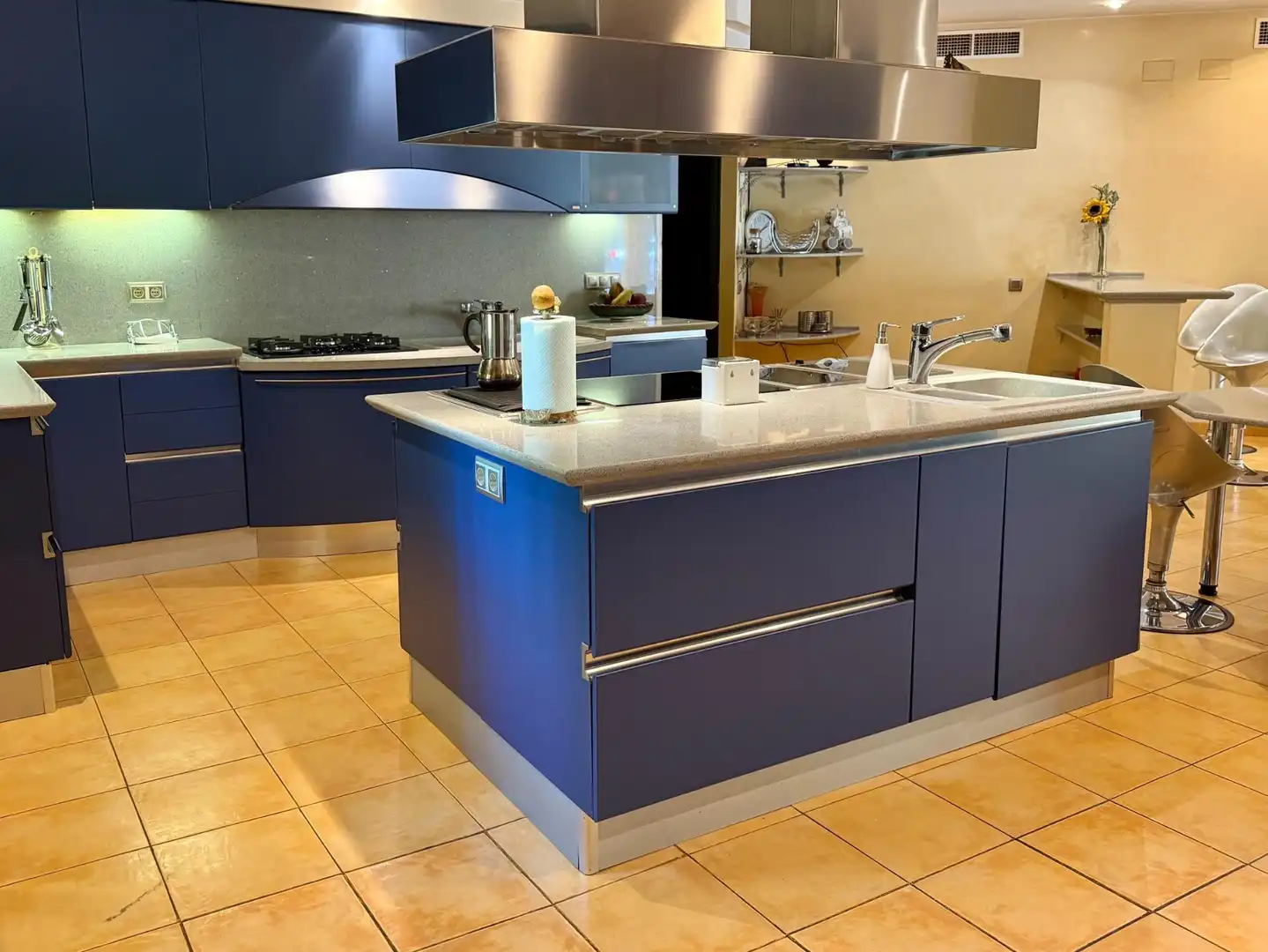 Cocina de Casa o chalet en venta en Gelves con Aire acondicionado, Jardín privado y Terraza