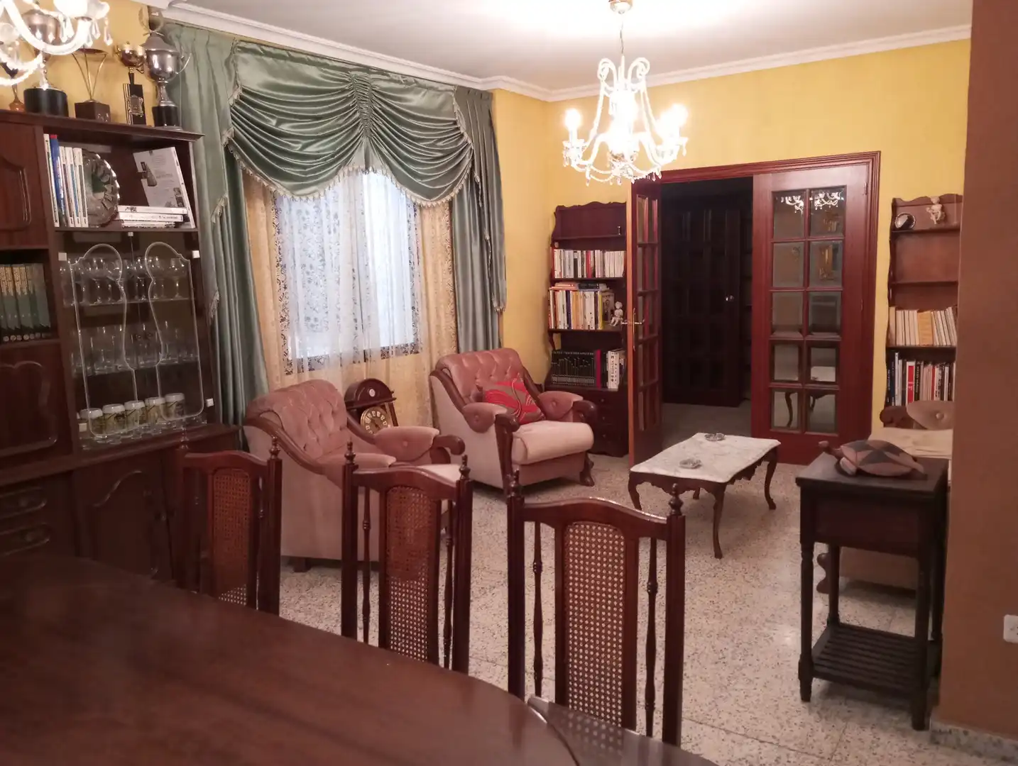 Sala de estar de Edificio en venta en Baza