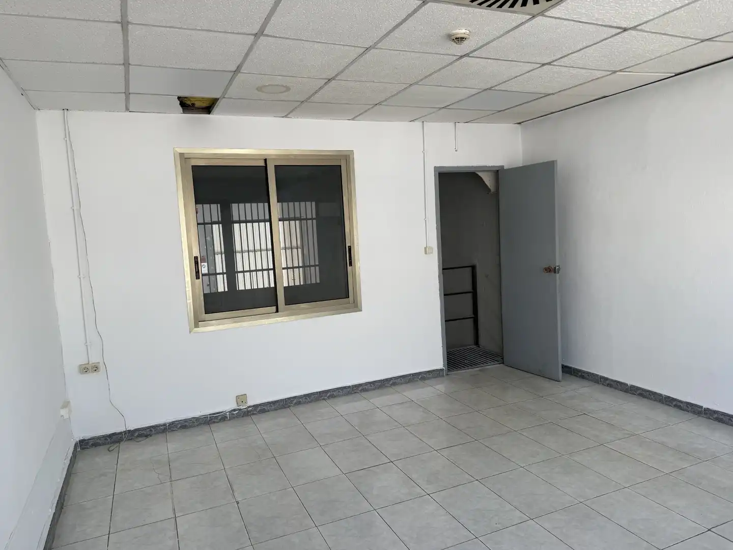 Nau industrial de lloguer en Alaquàs amb Alarma