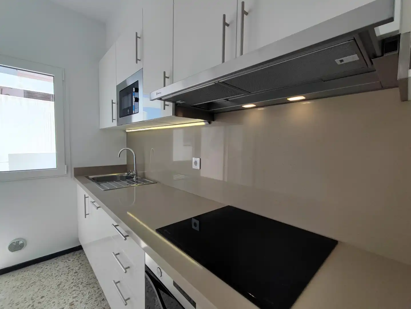 Küche von Wohnung zur Miete in Santa Cruz de Tenerife mit Klimaanlage, Terrasse und Ofen