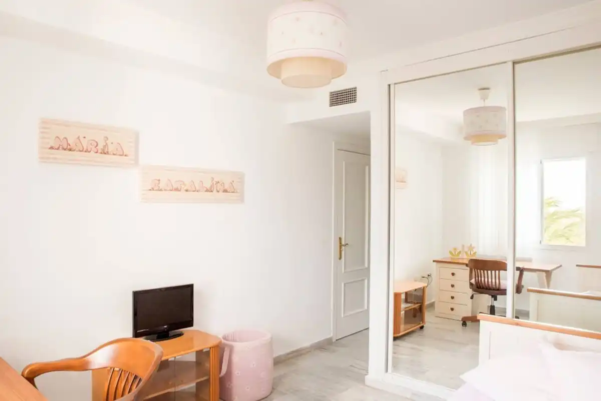 Habitación de Dúplex de alquiler en Marbella con Terraza y Piscina comunitaria