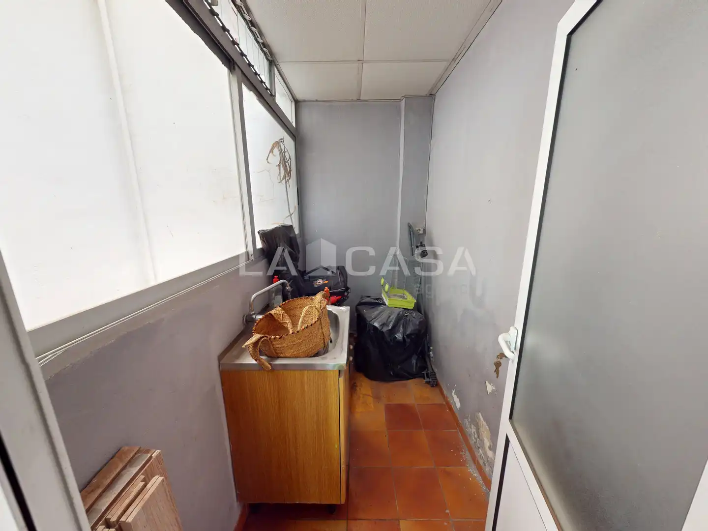 Ground floor for sale in Valencia  with Terrace