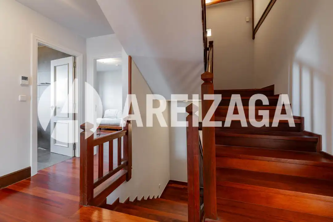 Piso en venta en Donostia - San Sebastián  con Calefacción, Terraza y Trastero