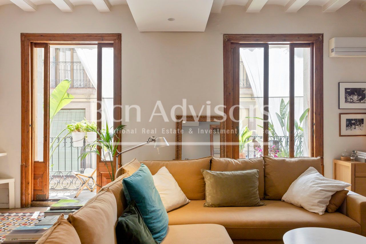 Living room of Flat for sale in  Barcelona Capital  with Air Conditioner, Heating and Balcony
