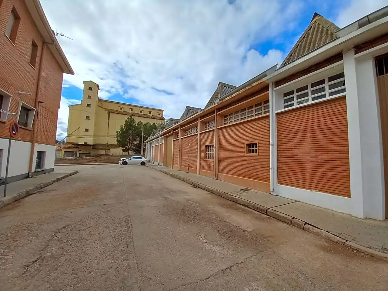 Vista exterior de Nave industrial en venta en Daroca