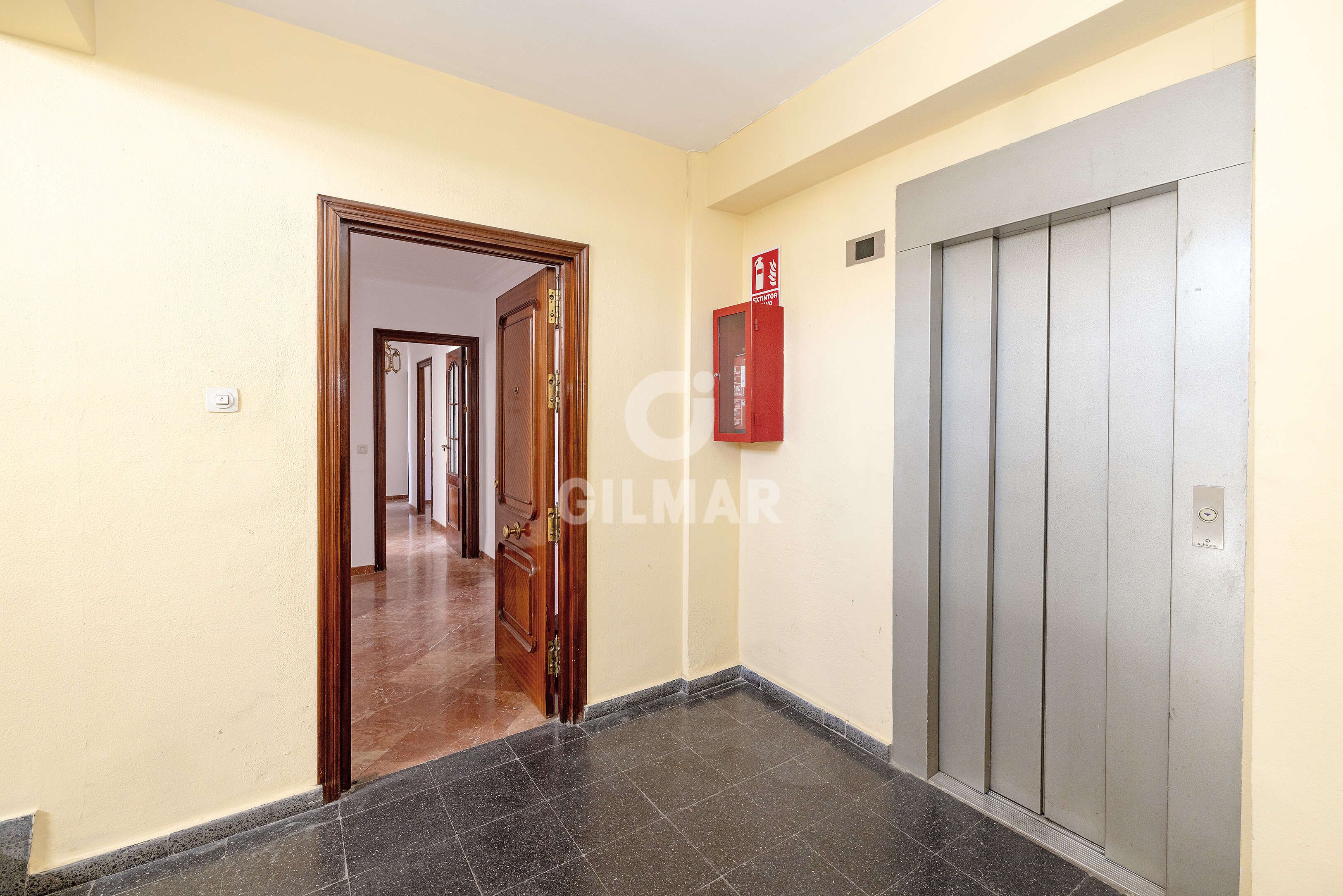 Piso en venta en  Sevilla Capital con Balcón