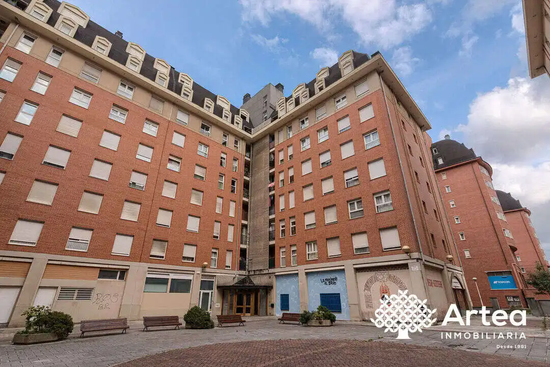 Vista exterior de Piso en venta en Bilbao  con Calefacción y Trastero