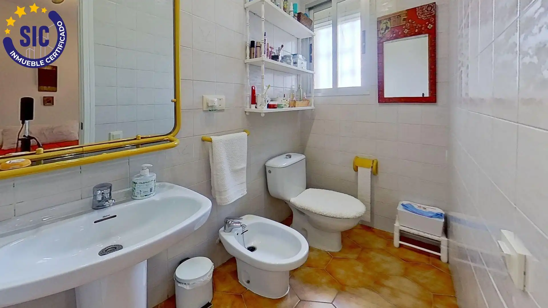 Bany de Casa o xalet en venda en Chiva amb Jardí privat, Terrassa i Traster