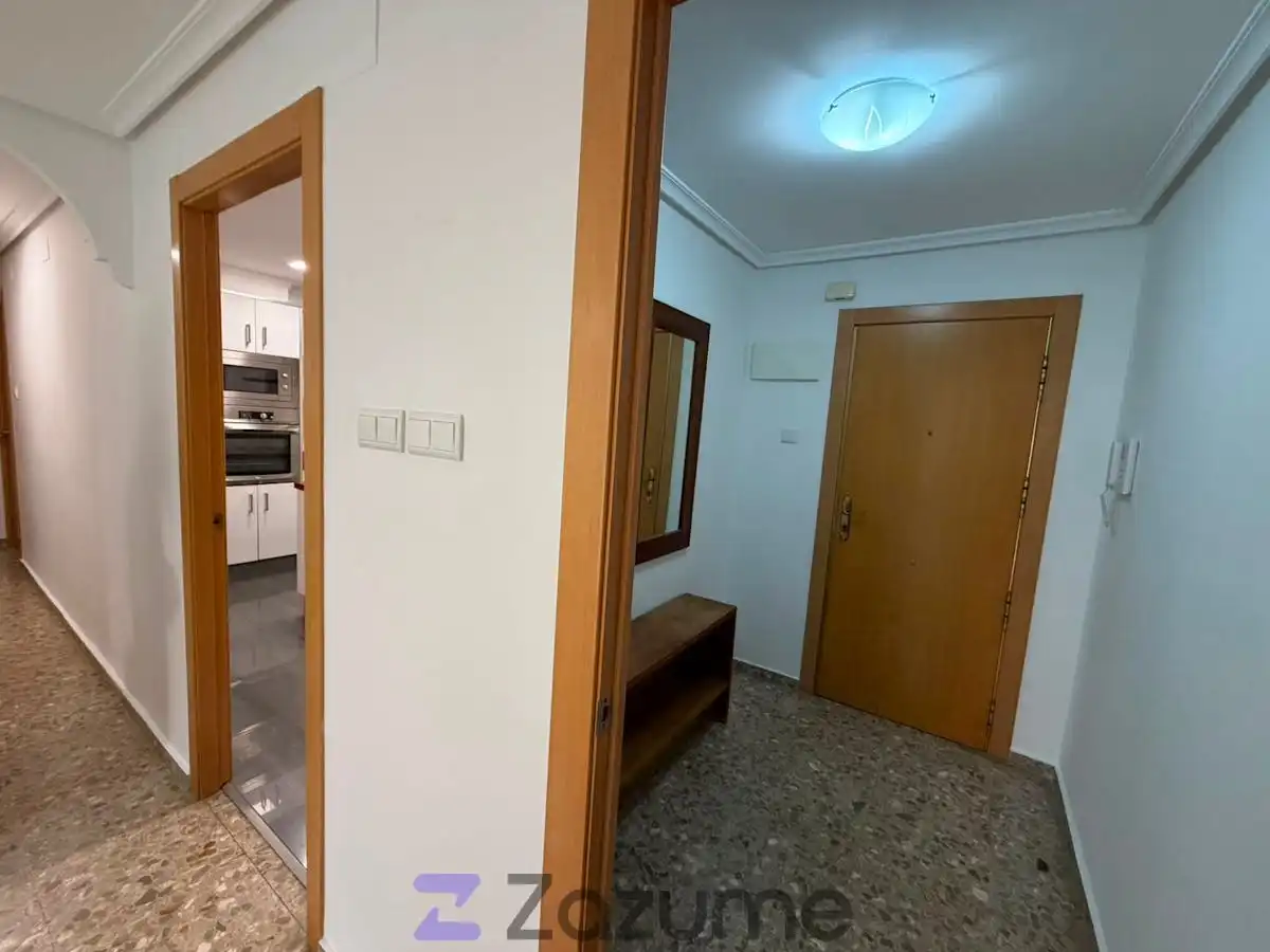 Flat for rent in Valencia  with Air Conditioner, Furnished and Oven