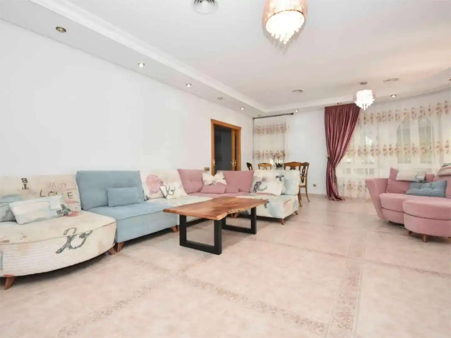 Sala de estar de Casa o chalet en venta en Orihuela con Aire acondicionado, Piscina y Balcón