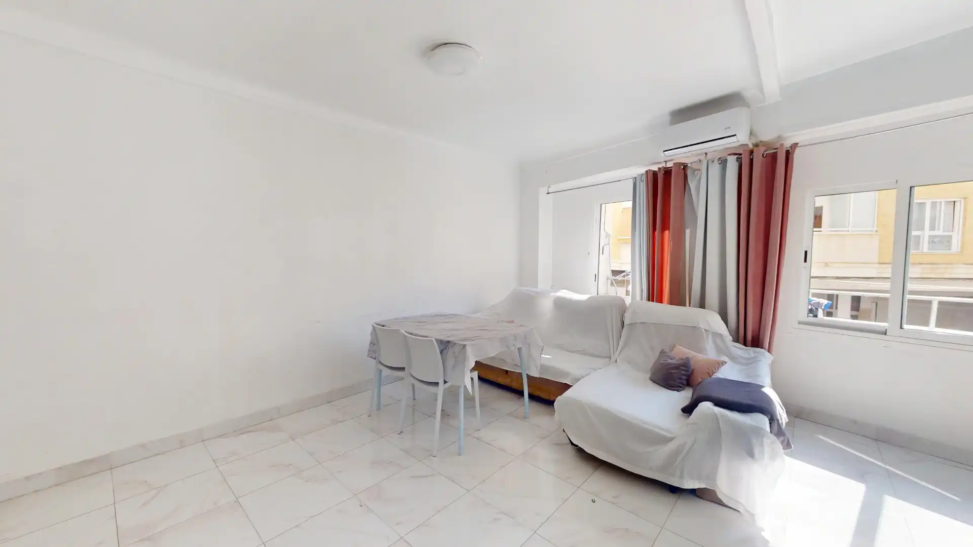 Sala de estar de Piso en venta en Villajoyosa / La Vila Joiosa con Aire acondicionado y Balcón