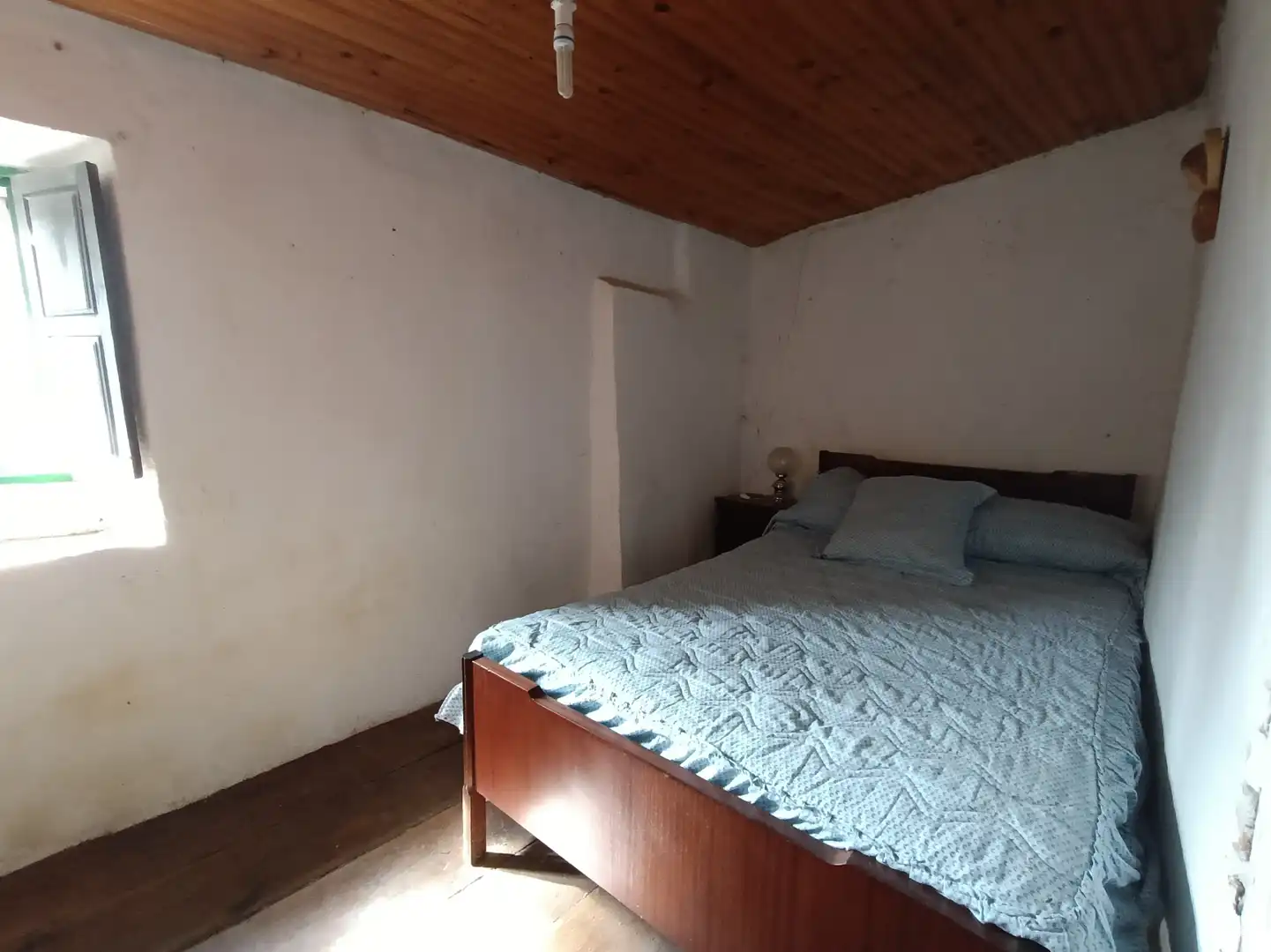 Dormitori de Casa adosada en venda en Valdeolea amb Jardí privat
