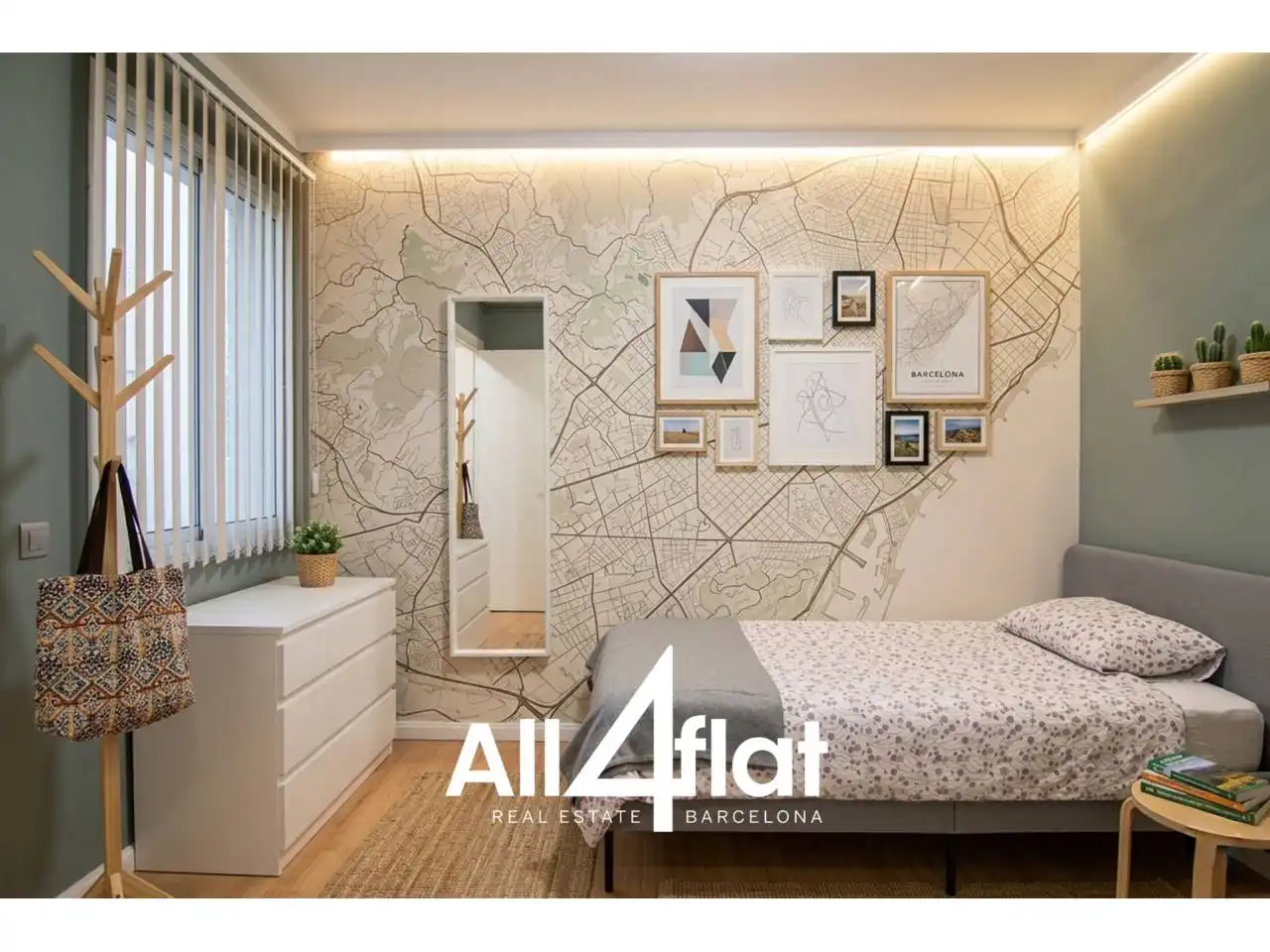 Bedroom of Apartments for sale in Barcelona  with Heating, Furnished and Balcony