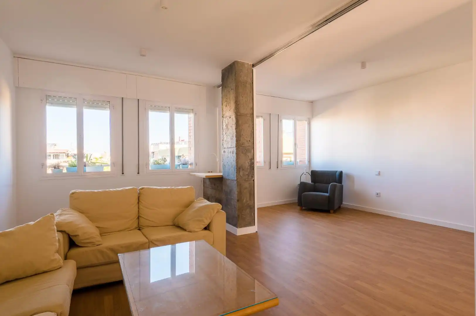 Living room of Flat for rent in Sevilla  with Air Conditioner and Furnished