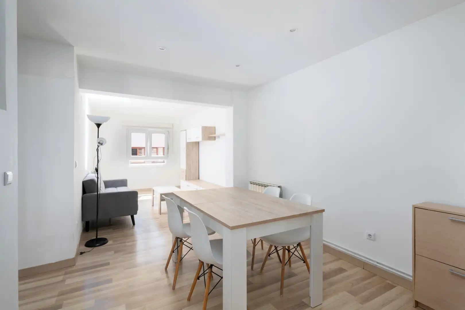 Comedor de Piso en venta en Gijón  con Calefacción
