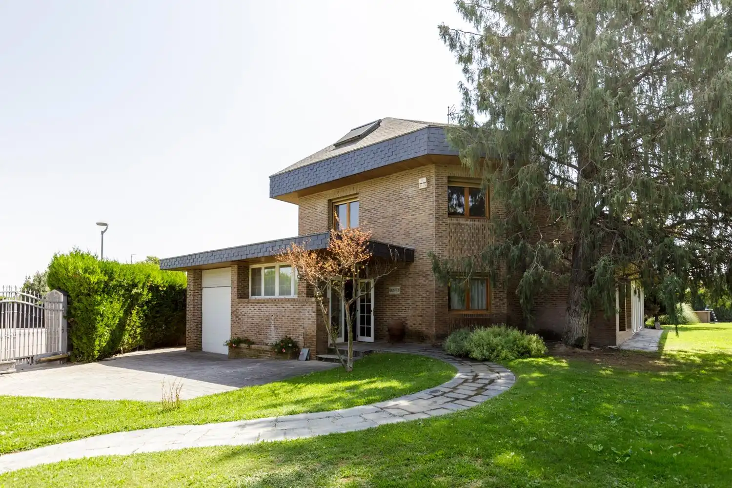 Exterior view of Houses for sale in Zaragoza  with Air Conditioner, Heating and Private garden