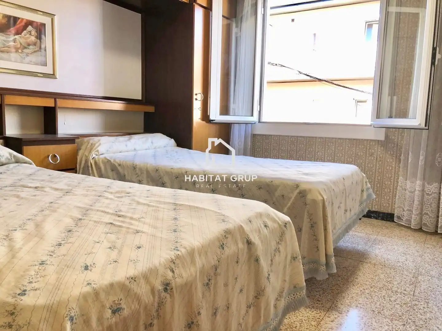Dormitori de Casa o xalet en venda en Olot amb Calefacció, Jardí privat i Terrassa