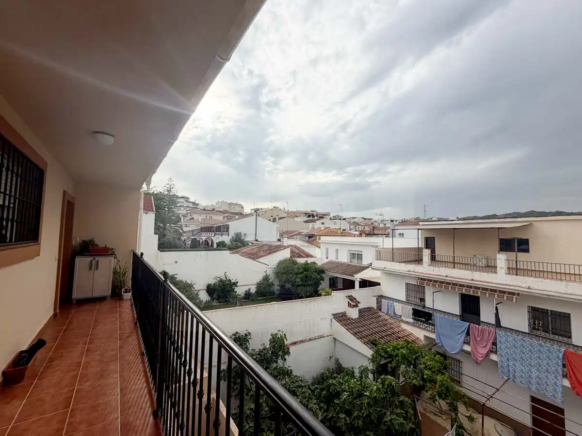 Vista exterior de Piso en venta en Cártama