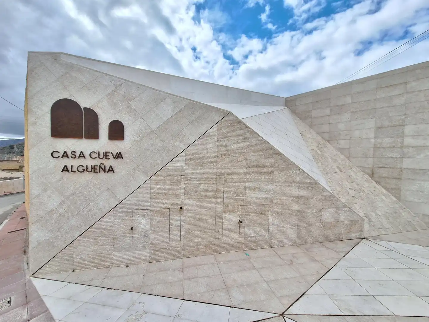 Vista exterior de Casa o chalet en venta en Algueña con Calefacción, Balcón y Jacuzzi