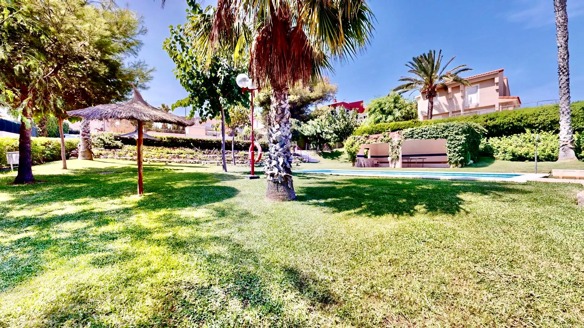 Jardí de Casa o xalet en venda en Alicante / Alacant amb Aire condicionat, Calefacció i Jardí privat