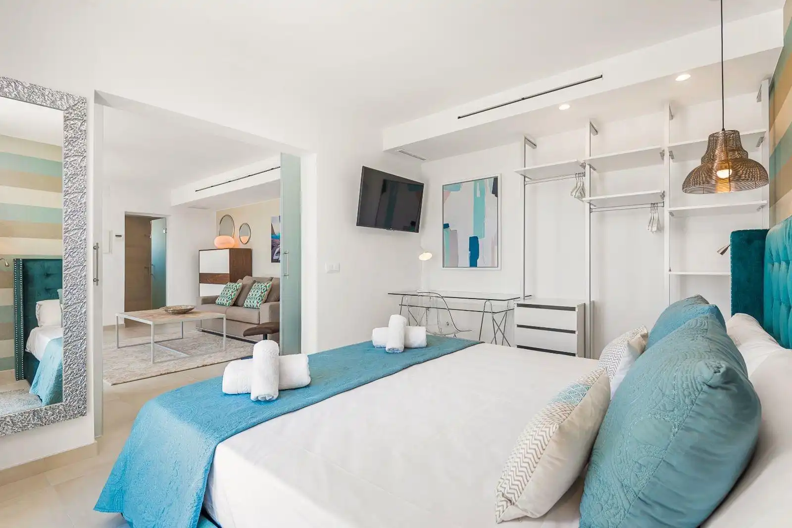 Dormitori de Apartament en venda en Alaior amb Aire condicionat, Terrassa i Moblat