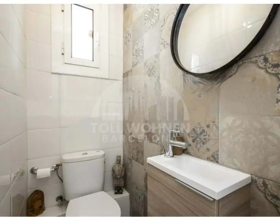 Baño de Piso en venta en Barcelona con Terraza, Amueblado y Balcón