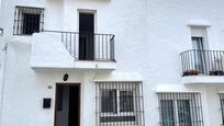 Vista exterior de Casa adosada en venda en Tarifa amb Terrassa i Piscina comunitària