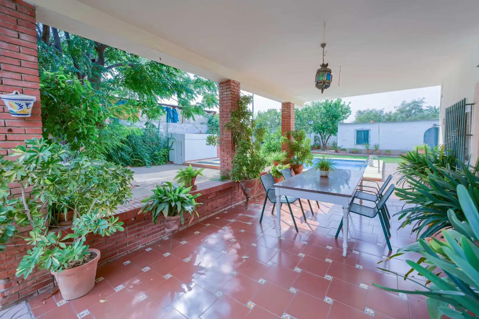 Terrassa de Casa o xalet en venda en Carmona amb Jardí privat, Terrassa i Piscina