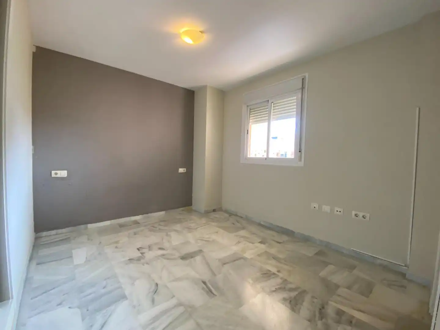 Dormitori de Pis en venda en Mijas amb Jardí privat, Terrassa i Piscina comunitària