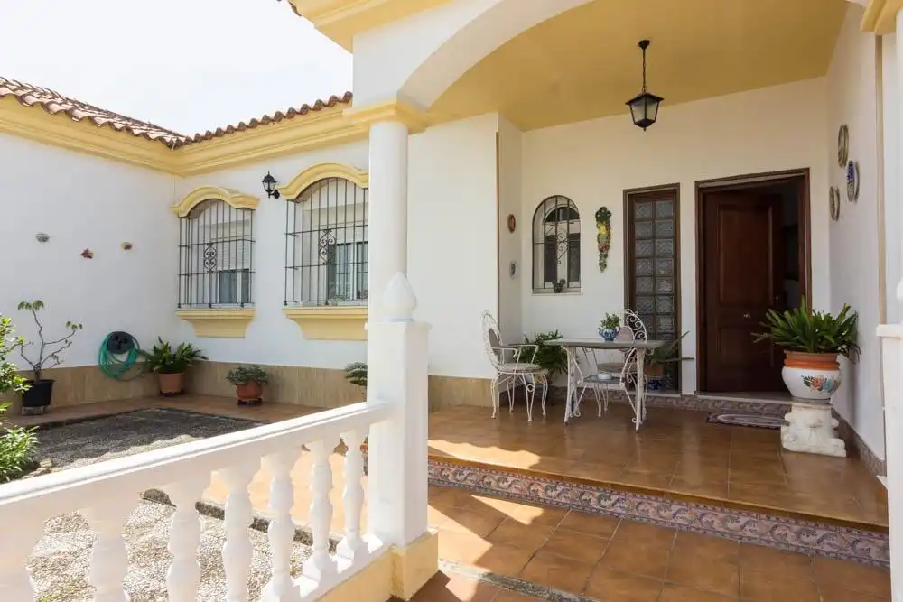 Casa o xalet en venda en El Puerto de Santa María amb Jardí privat i Traster