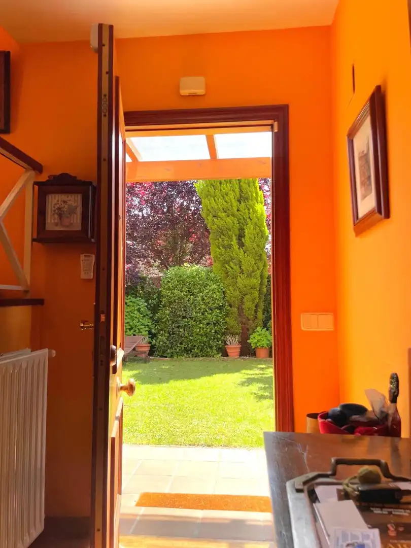 Jardí de Casa o xalet en venda en Siero amb Calefacció, Terrassa i Traster