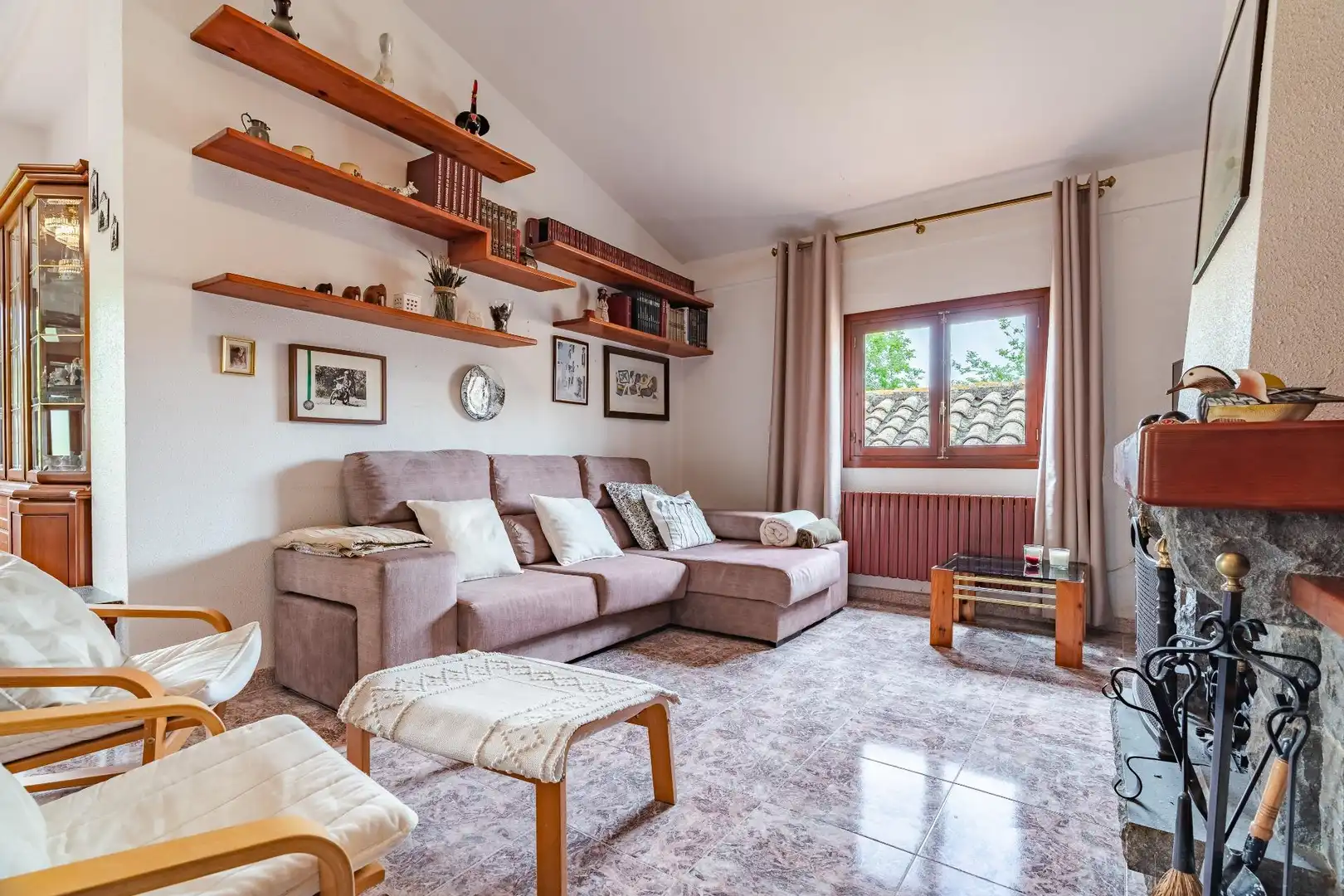 Sala d'estar de Casa o xalet en venda en Vespella de Gaià amb Calefacció, Terrassa i Balcó