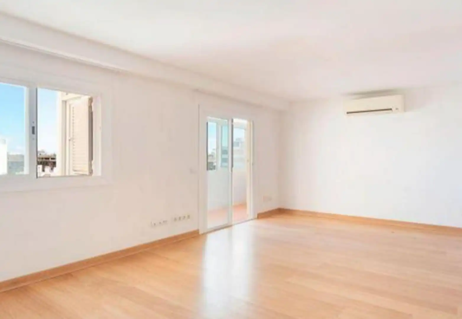 Schlafzimmer von Dachboden zum Verkauf in  Palma de Mallorca mit Klimaanlage, Heizung und Terrasse