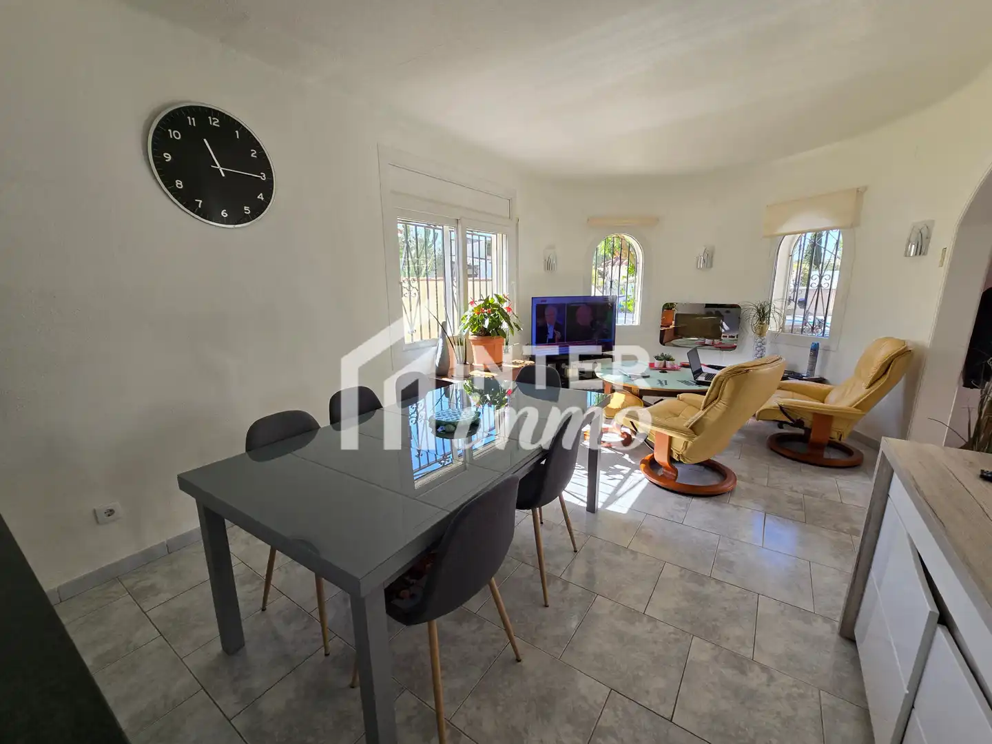 Casa con piscina en venta en Carrer Pení 120b, imagen 3