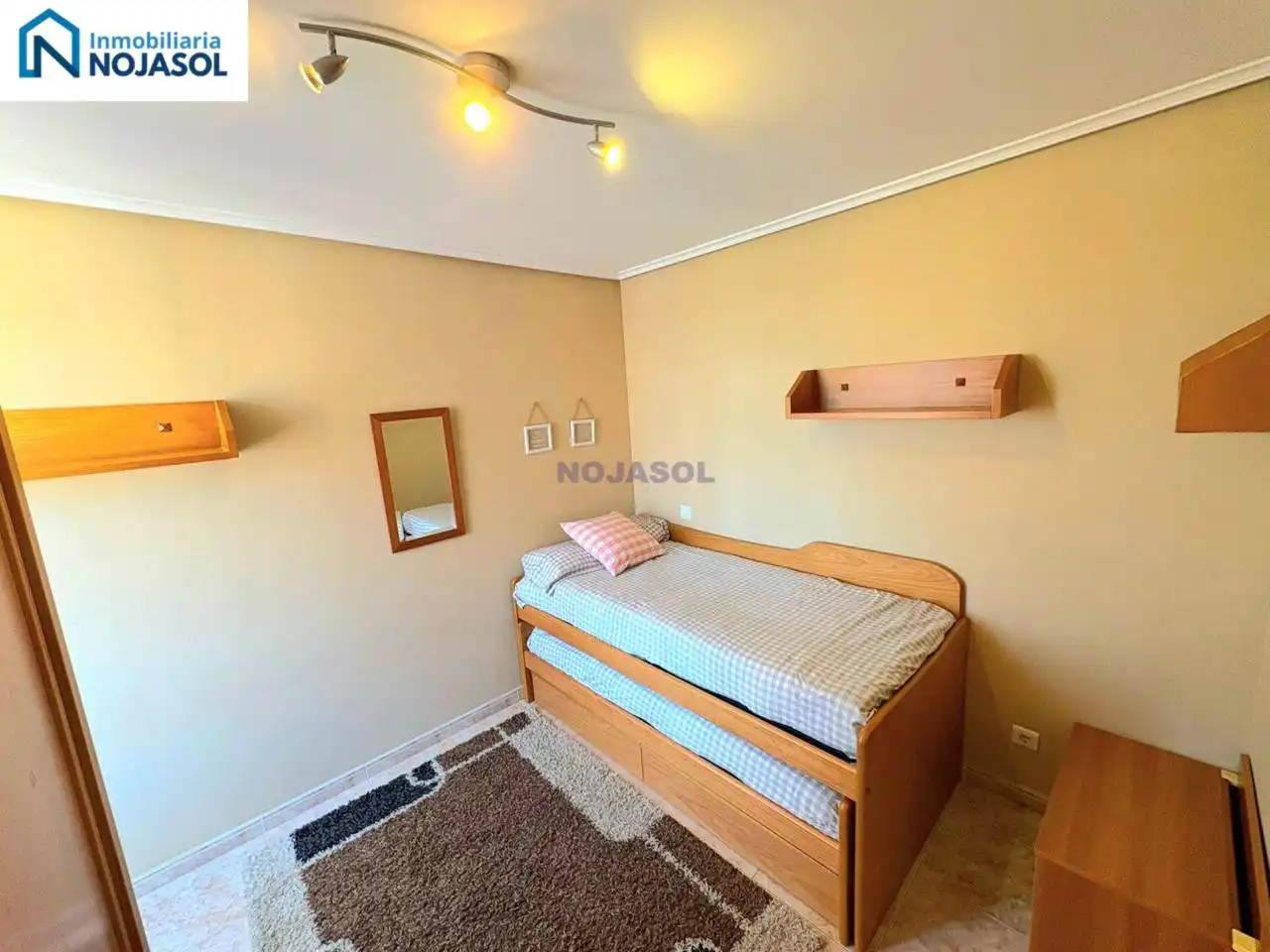 Schlafzimmer von Wohnung zur Miete in Noja mit Heizung, Terrasse und Möbliert