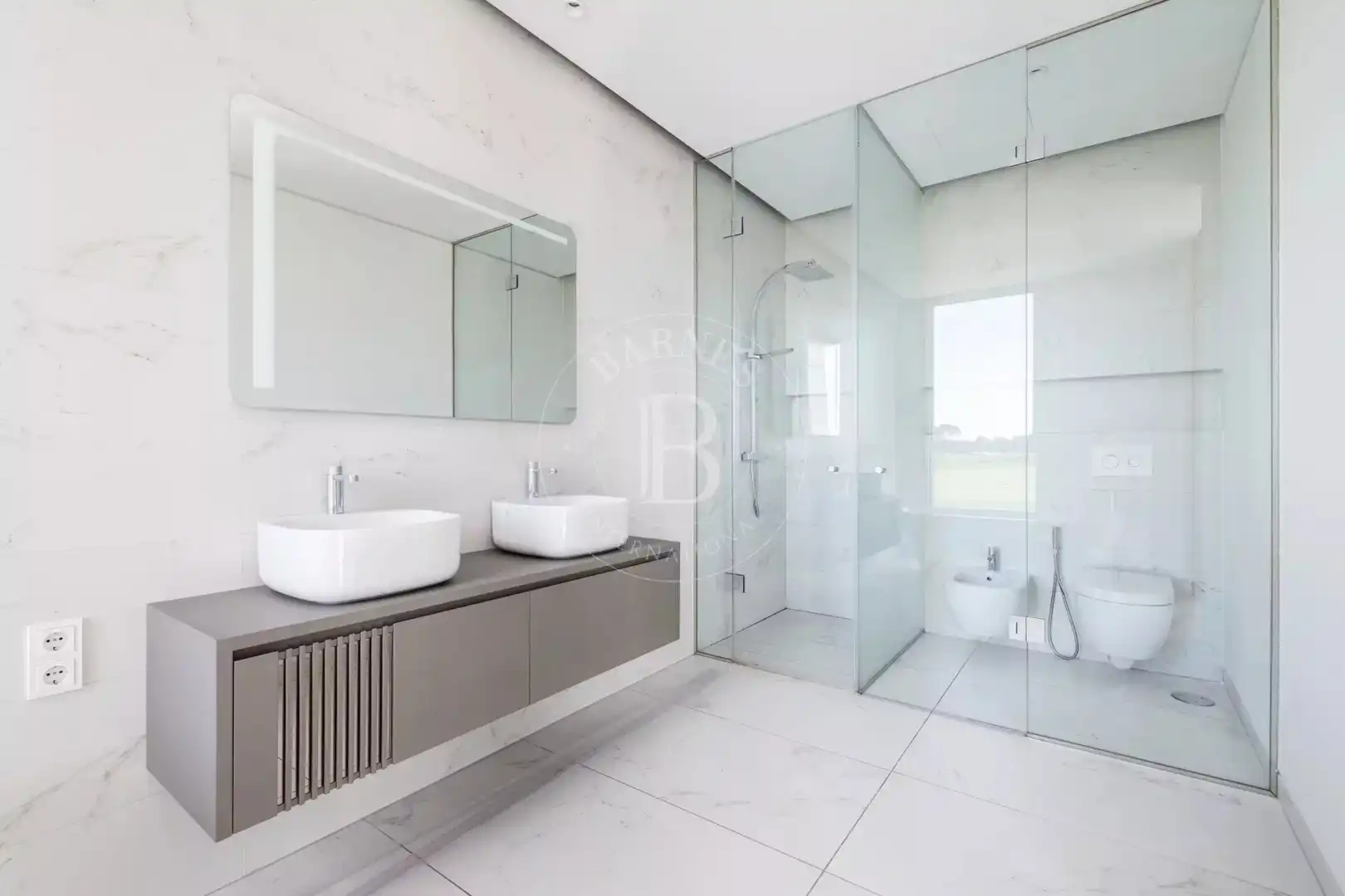 Bathroom of Flat for rent in Pozuelo de Alarcón  with Air Conditioner, Heating and Terrace