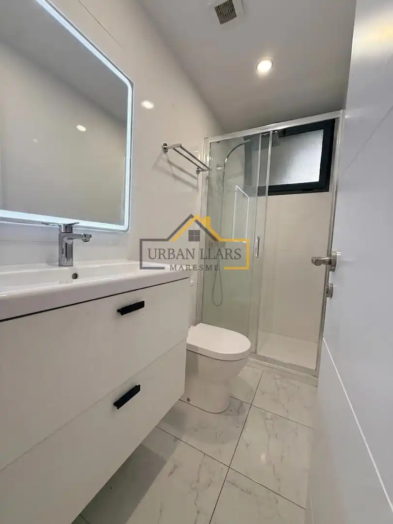 Baño de Piso en venta en Mataró con Aire acondicionado y Balcón