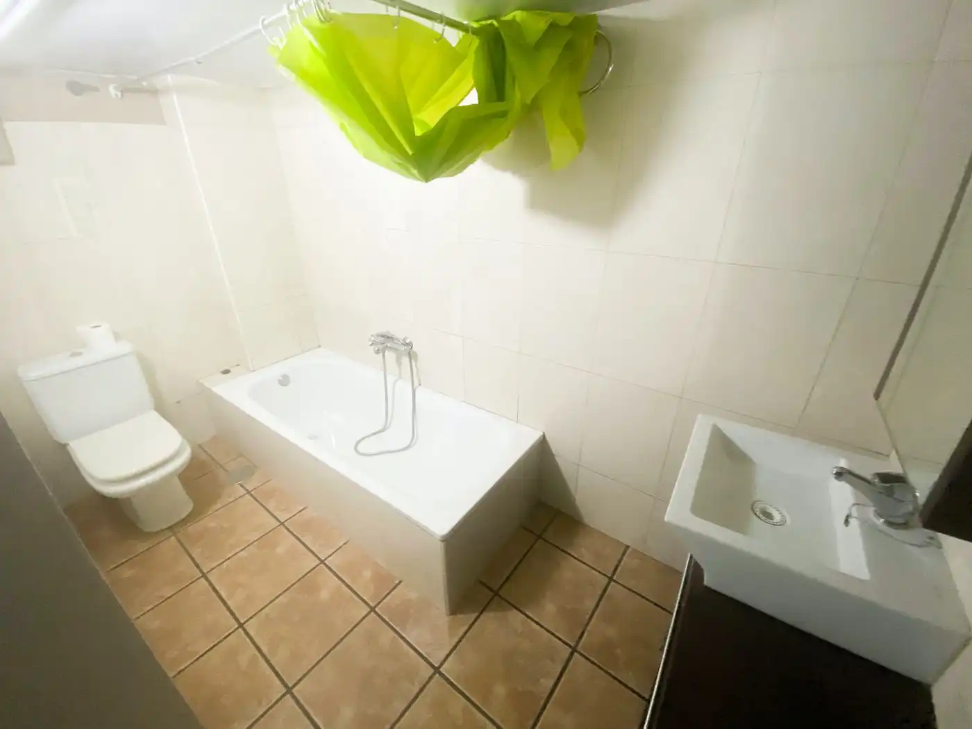 Bathroom of Garage for sale in Alicante / Alacant  with Alarm