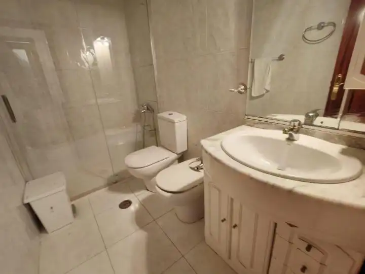 Flat with lift for sale in Calle Calle Conde de Torrecedeira, imagen 19