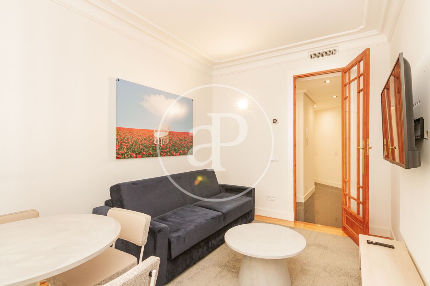 Exterior view of Flat to rent in  Madrid Capital  with Air Conditioner, Heating and Furnished
