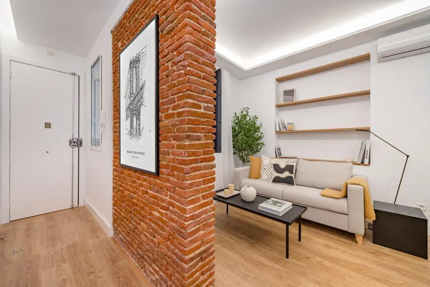 Living room of Flat for sale in Madrid  with Air Conditioner and Heating